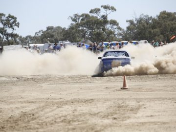 2017-deni-ute-muster-around-the-grounds-entertainment02 2017-deni-ute-muster-around-the-grounds-entertainment02