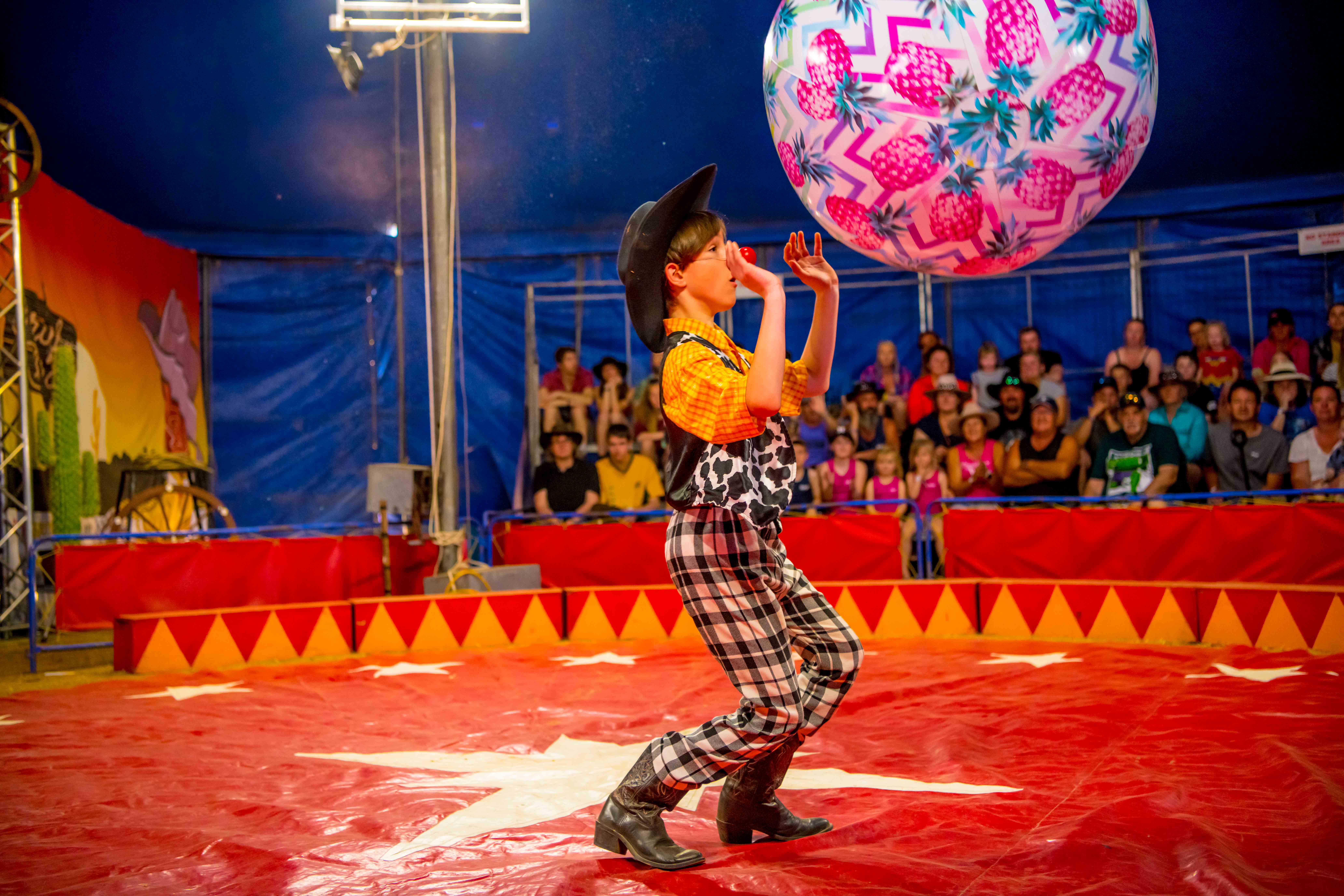 PHOTOS - Deni Ute Muster